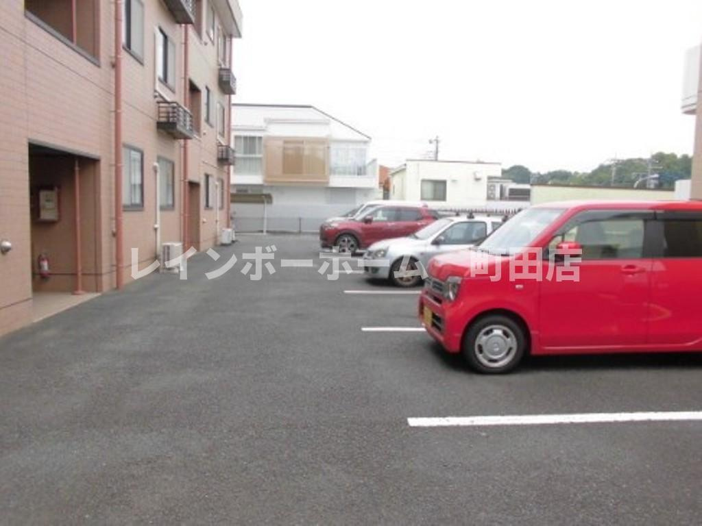 サバービア※初期費用分割後払いサービス利用可能物件の駐車場