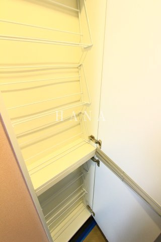 ユナイト菊名ロンメルの杜の玄関