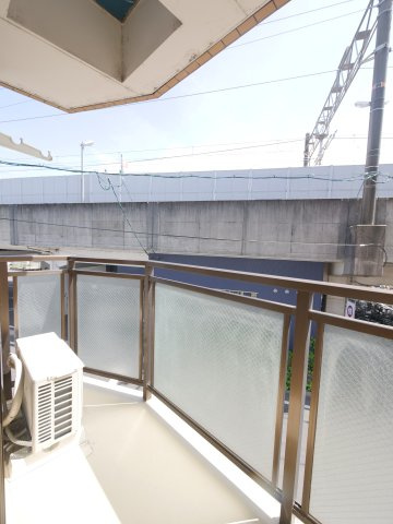 フロントステーション西川原のバルコニー|※写真は別の部屋のものです。