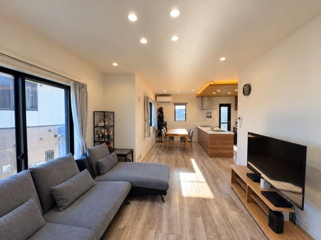 小郡市三沢　中古戸建の居間・リビング