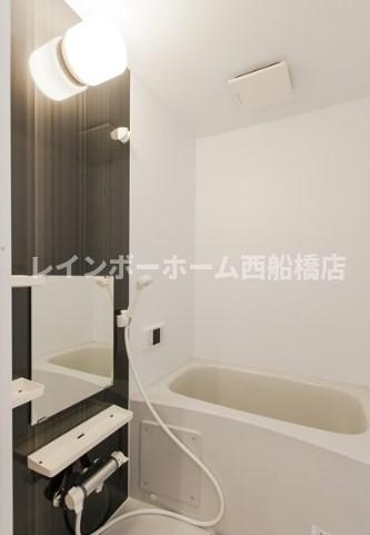 アレーゼ本大久保の浴室