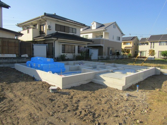 【外観】 | ブルーミングガーデン甲府市里吉4丁目　1号棟 | 外はこのようになっています