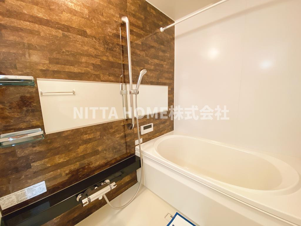 福知山市厚東町の賃貸マンションの浴室|きれいなバスルームに追炊き機能や浴室乾燥機も付いています！