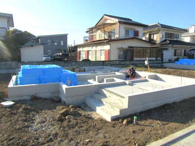 【外観】 | ブルーミングガーデン甲府市里吉4丁目　2号棟 | 外はこのようになっています