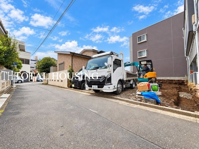 【前面道路含む現地写真】 | 三鷹市新川6丁目　売地　全1l区画