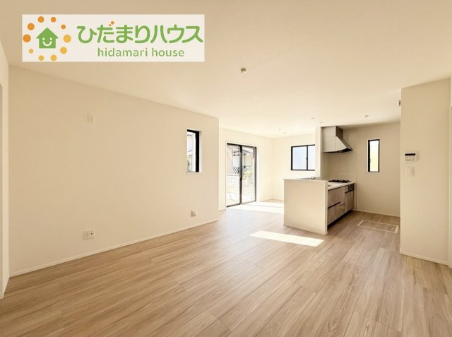 【居間・リビング】 | つくば市高野台3丁目10番　新築戸建　A号棟 | 南向きのリビングではぽかぽかの日差しが感じられます☆彡