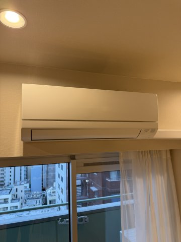 新宿区西新宿８丁目の中古マンションの冷暖房・空調設備|エアコン（リビング）