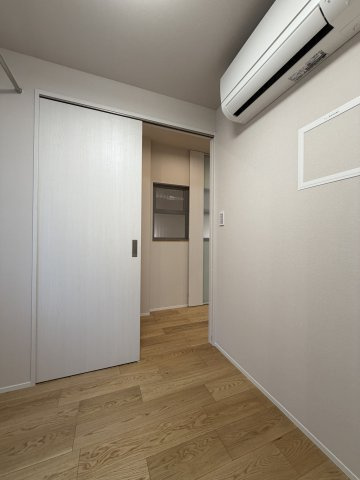 新宿区西新宿８丁目の中古マンションの洋室|（約3.3帖）