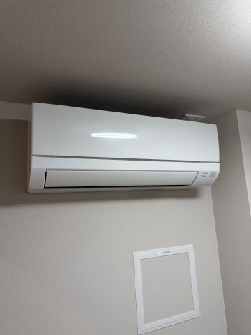 新宿区西新宿８丁目の中古マンションの冷暖房・空調設備|エアコン（洋室）