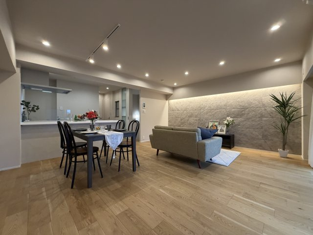 新宿区西新宿８丁目の中古マンション