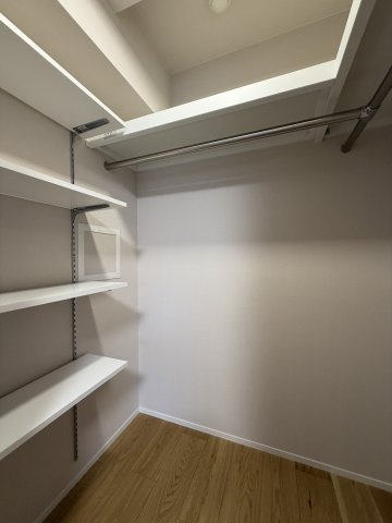 新宿区西新宿８丁目の中古マンションの収納|ウォークインクローゼット