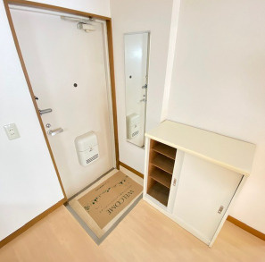 サンノウヤサクビルの玄関|他のお部屋の参考写真となります。