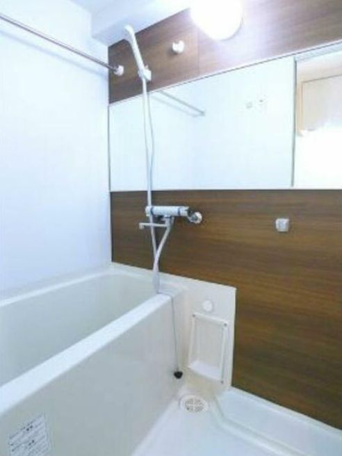 浦安市北栄４丁目の賃貸マンションの浴室