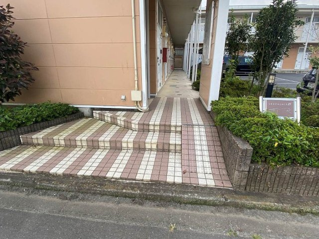 レオパレスエミネンスのエントランス