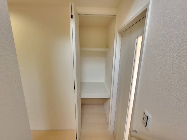 【LiveleGarden】栃木都賀町平川第３ 全2棟の収納|〇1号棟　収納〇
お掃除用具や、備品のストック収納などすっきりと収納が可能です♪
※2026年9月撮影