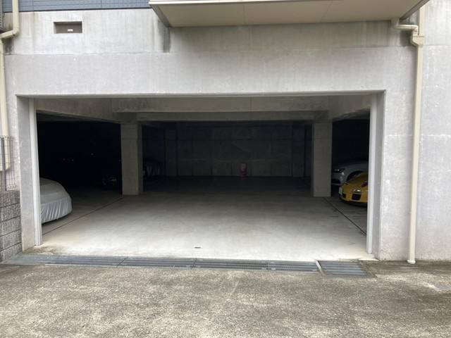 【駐車場】 | マーベラス百合丘 | いつでも目の届く敷地内に駐車場があります♪お車をお持ちの方におすすめです！