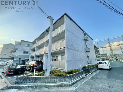 敷地内に駐輪場があります♪