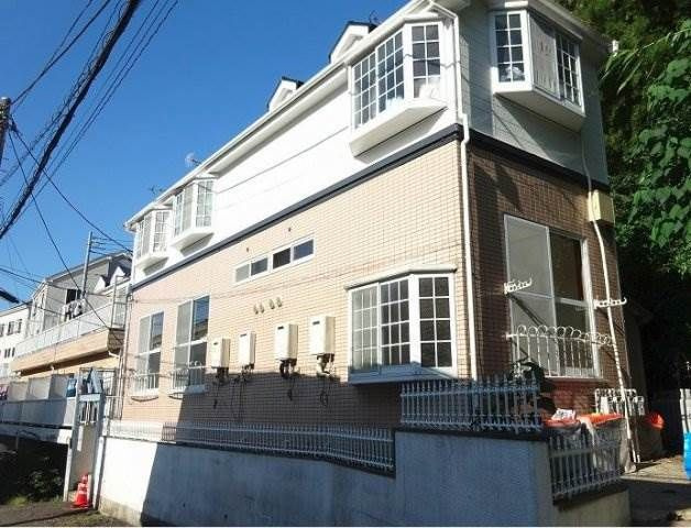 川崎市多摩区西生田３丁目のアパートの外観