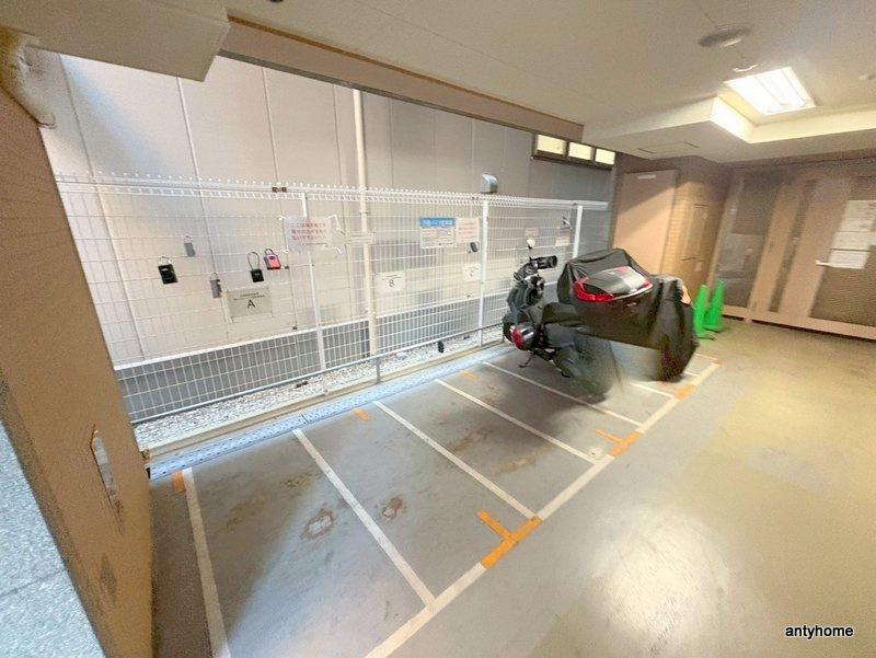 ジュネーゼグラン心斎橋東　仲介手数料無料の駐車場