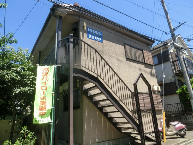 コスモハイツ坂戸の外観