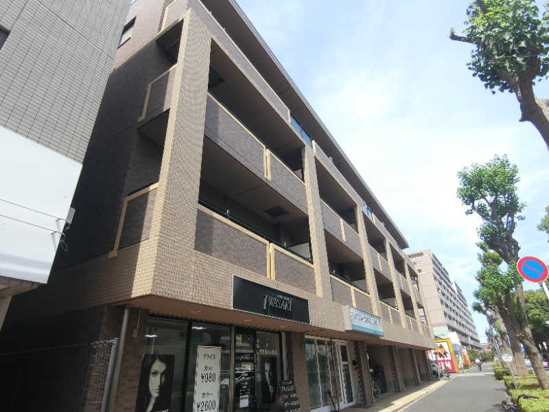 レシェンテ御塚山の外観
