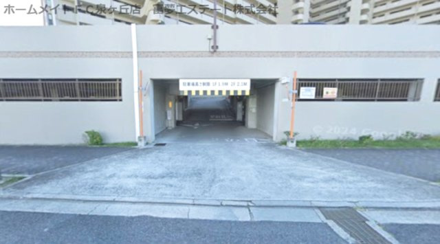 メゾンドールラーバン和泉3番館の駐車場