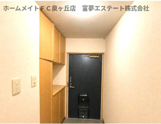 メゾンドールラーバン和泉3番館の玄関
