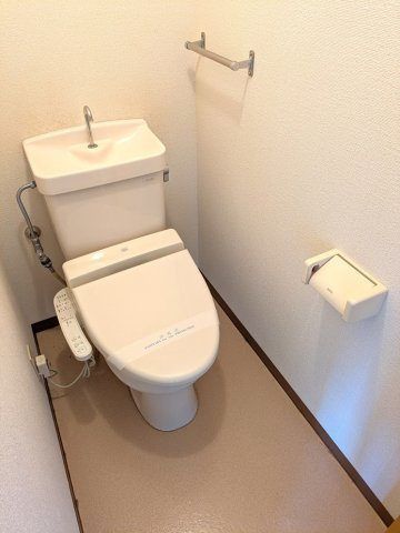 岡山市南区福島２丁目のアパートのトイレ