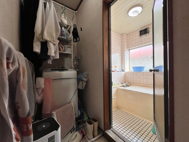 南島原市口之津町甲　事務所店舗付き一戸建ての脱衣所