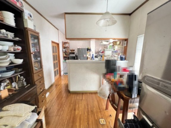 南島原市口之津町甲　事務所店舗付き一戸建ての居間・リビング