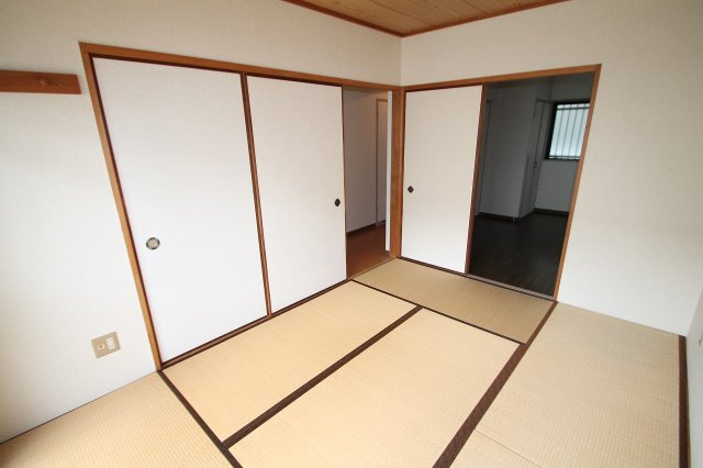 メゾンドール青江の収納