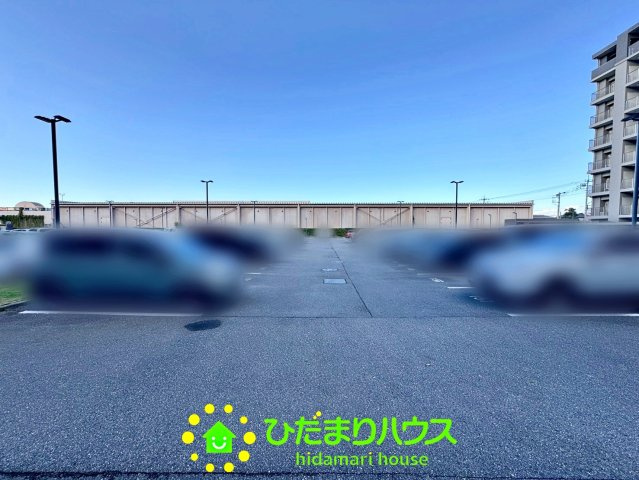レーベン東鷲宮テラスの駐車場