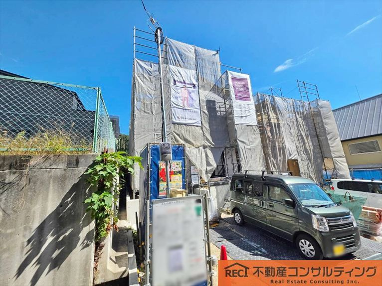 神戸市灘区鶴甲2丁目　新築戸建　1号棟の駐車場