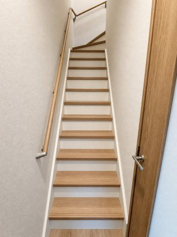 戸建 城陽市富野鷺坂山のその他|２階から３階への階段