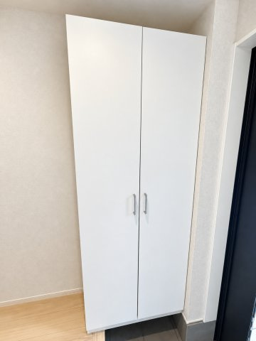 戸建 城陽市富野鷺坂山の収納|玄関収納は高さのあるクローゼット♪