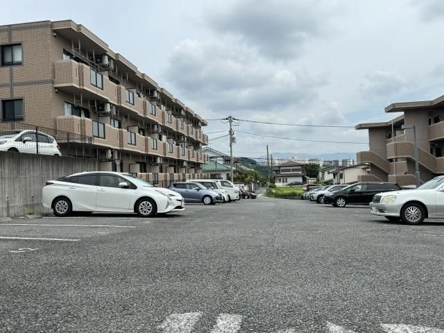 グリーングラスＮの駐車場