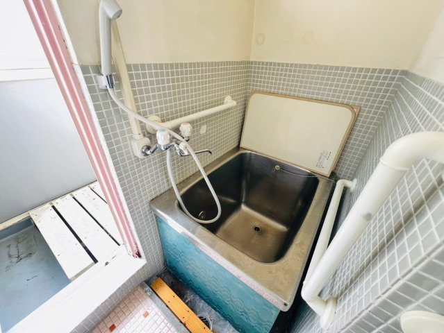 大蔵谷住宅の浴室