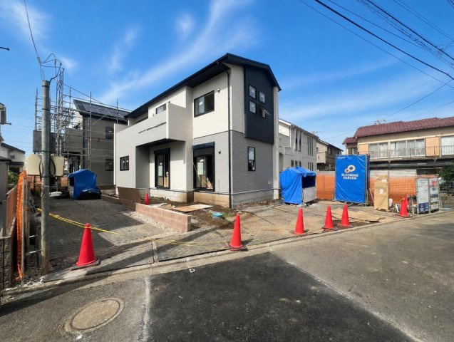 日野市大坂上２丁目の前面道路含む現地写真