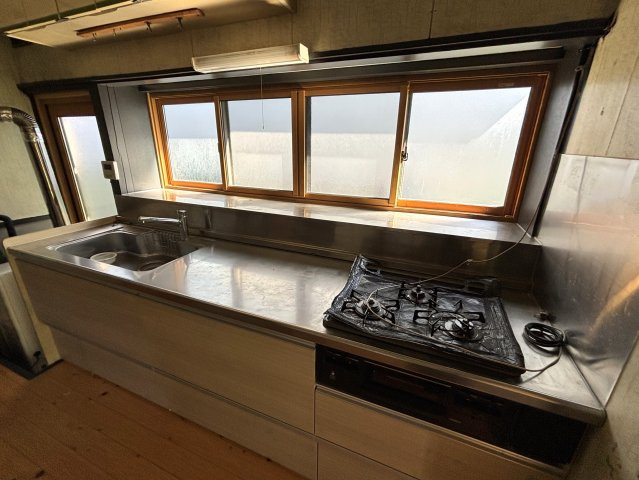 新発田市下小中山のキッチン