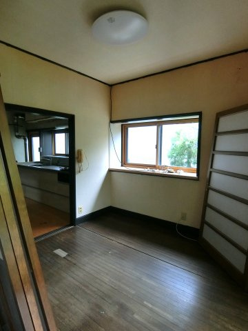 新発田市下小中山の洋室
