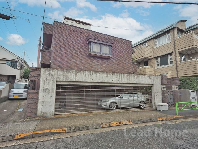 【外観】 | 目黒区東が丘2丁目 | 間口がしっかり取れた整形地！お好みのプランで理想の間取りやお庭づくりをじっくり叶えられます！
