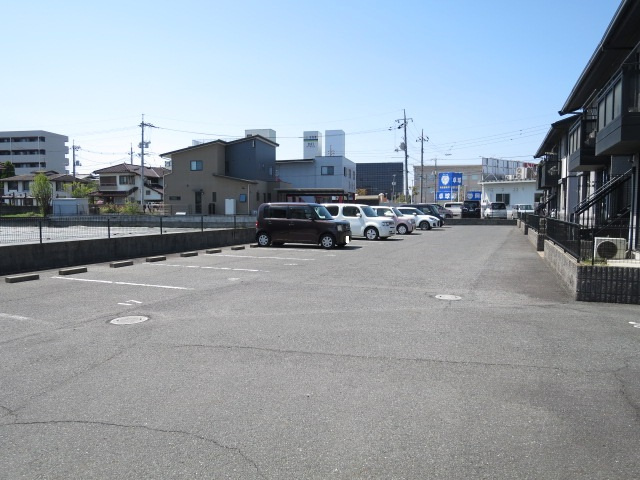 サンフラワーの駐車場