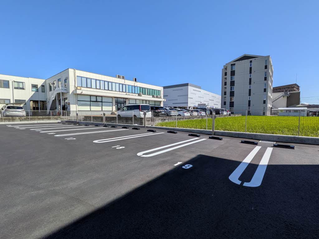 グランフィールの駐車場