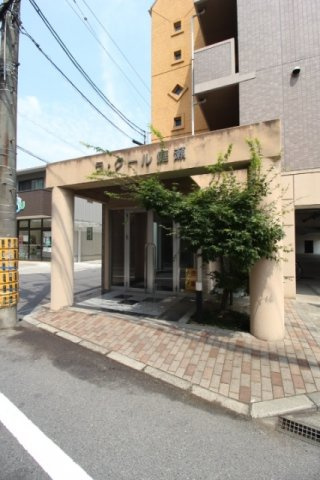 ラ・クール庭瀬のエントランス