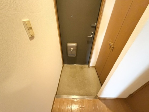 フォブール中仙道B棟の玄関