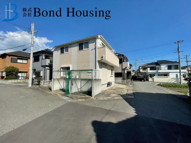南東角地につき開放的です　玉津町今津　築15年の前面道路含む現地写真