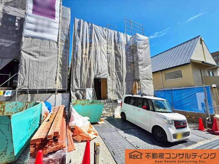 神戸市灘区鶴甲2丁目　新築戸建　2号棟の駐車場