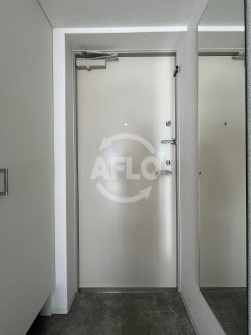 セレニテ十三ミラクの玄関|セレニテ十三ミラク　玄関