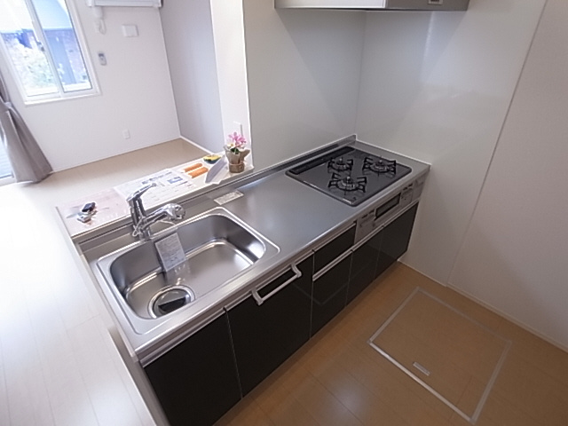 神戸市須磨区潮見台町５丁目のアパートのキッチン|システムキッチン（ガス３口）