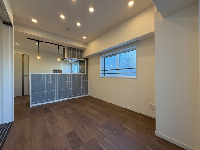 中野区本町４丁目の中古マンションの居間・リビング